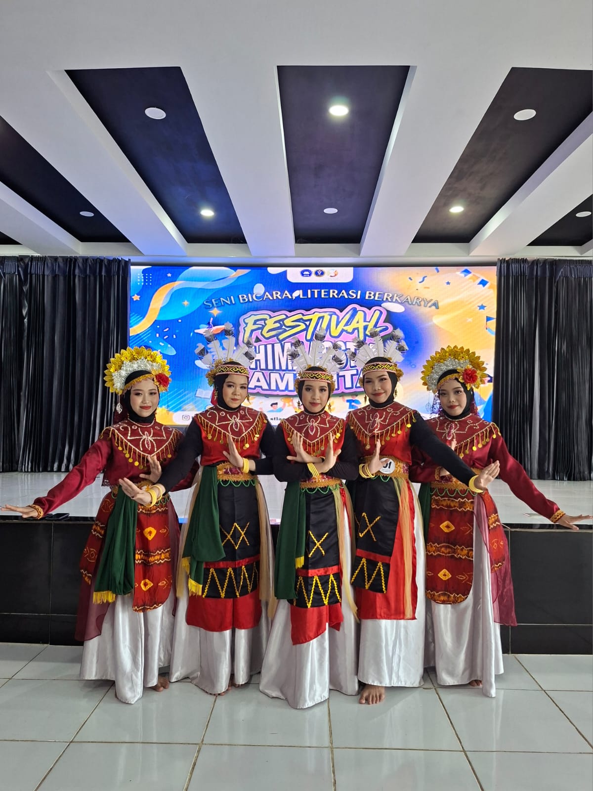 Gemilang di Panggung Seni! Siswi MAN 2 HSU Raih Juara 1 Tari pada Festival HIMA Administrasi Publik 2026